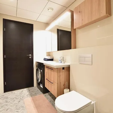 Amazing High-rise 1br With 11th Floor Views Tallinn